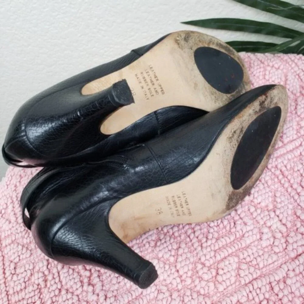 Anyi Lu Italy Pebbled Leather Ankle Booties Black Heels size 38/ US 8 Harness